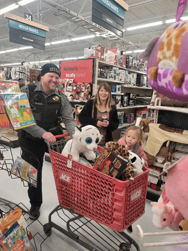 Duchesne County ‘Shop With A Cop’ Event A Joy For Kids And Cops Alike