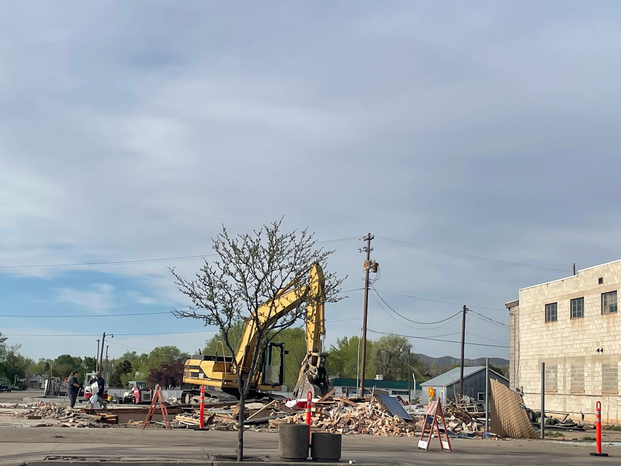 Showalter Motor Company Building On 100 East Demolitioned